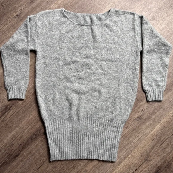 Cozy Gray Off-Shoulder Sweater Dress - Large - Picture 4 of 8